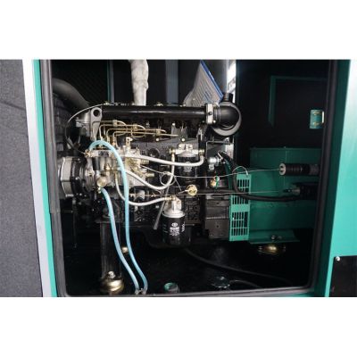 25kw揚(yáng)動柴油發(fā)電機(jī)組-揚(yáng)動4缸柴油機(jī)缸徑/行程：100/118mm,水冷發(fā)動機(jī)功率30KW,配套馬拉松斯坦福發(fā)電機(jī)。廠價直銷歡迎選購：13773399855。