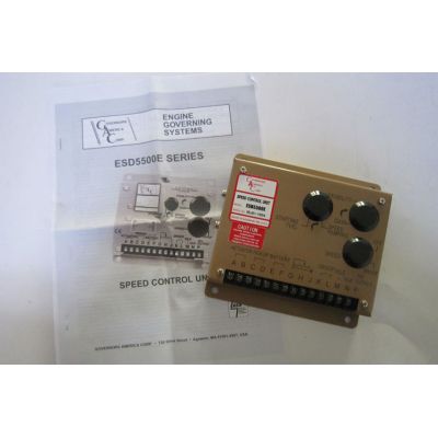 6端子接直流24V（特殊訂貨12V）電源，可利用發動機的控制電瓶、起動電瓶或采用其它穩壓及非穩壓電源供電，但要保證系統的峰值功耗和電壓波動范圍的要求。當采用起動電瓶供電時，必須設置充電裝置以保證電瓶電量充足。在發動機起動時，電瓶短時間的輸出電壓跌落不會影響調速器正常工作。轉速控制器正電源端（6腳）通過電源開關（或停機開關）、必要時可加保險絲串連直接接至24V電瓶正極，即直接從電瓶正極取電。轉速控制器負電源端（5腳）必須從電瓶負極直接引線。如果電源負極需接地，則電源負極在電瓶負極端接大地，不能從控制器負極（