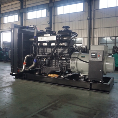 800kw上柴動(dòng)力柴油發(fā)電機(jī)組-上柴股份6缸柴油機(jī)6WTAA35-G32柴油發(fā)電機(jī)組,缸徑/行程：186/215mm,柴油發(fā)電機(jī)組水冷發(fā)動(dòng)機(jī)功率900KW,柴油發(fā)電機(jī)組配套馬拉松斯坦福發(fā)電機(jī)。廠價(jià)直銷歡迎選購：13773399855。