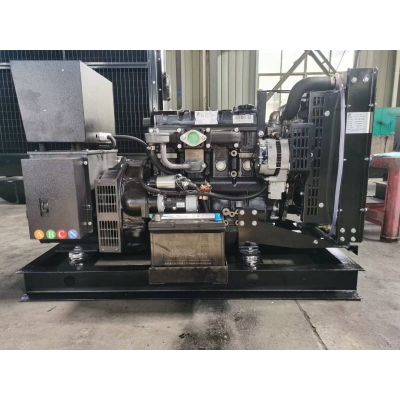 15kw上柴股份柴油發(fā)電機(jī)組-上柴動(dòng)力4缸柴油機(jī)4Z2.3-G11柴油發(fā)電機(jī)組,缸徑/行程：85/100mm,柴油發(fā)電機(jī)組水冷發(fā)動(dòng)機(jī)功率18KW,柴油發(fā)電機(jī)組配套馬拉松斯坦福發(fā)電機(jī)。廠價(jià)直銷歡迎選購：13773399855。